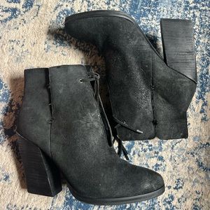 Very Volatile Bootie Chunky Heel Open Tie Vcut